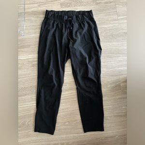 Lululemon athletica sweatpants size 6